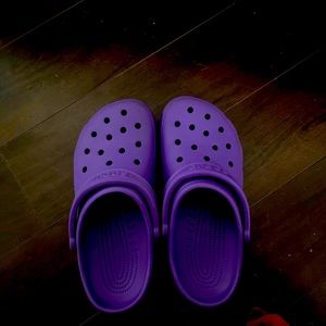 crocs purple women’s 8      Pickup only
